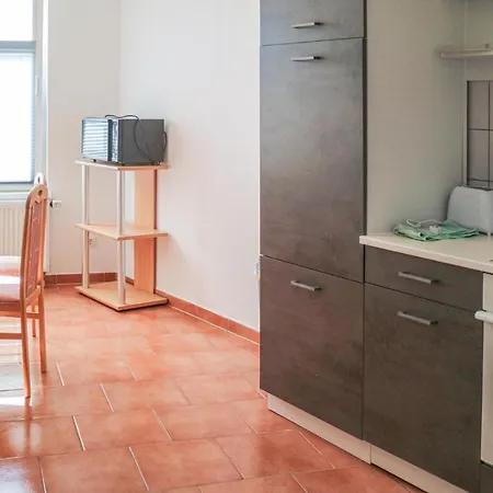 2 Bedroom Awesome In Holiday home Krakow am See
